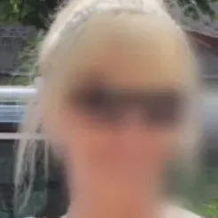 Amira, 37