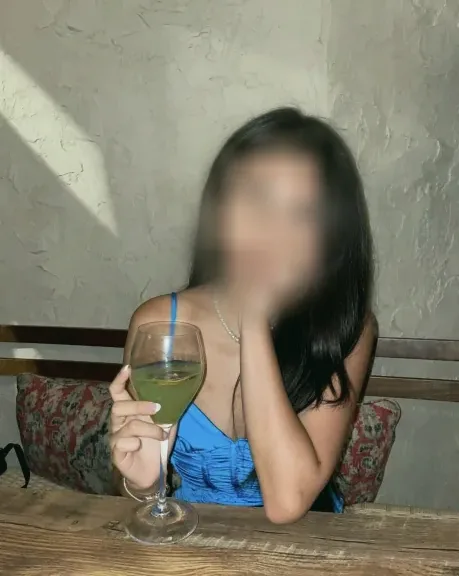Astrid, 19