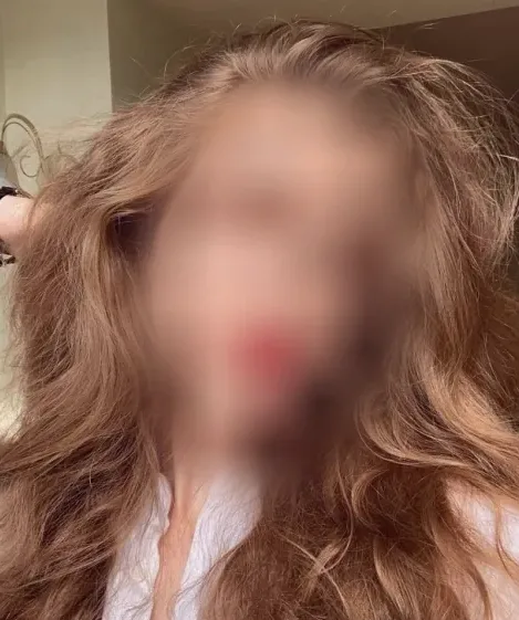 Caroline, 20
