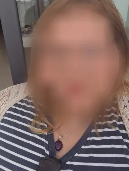 Ellen, 23