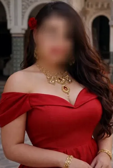 Fatima, 29