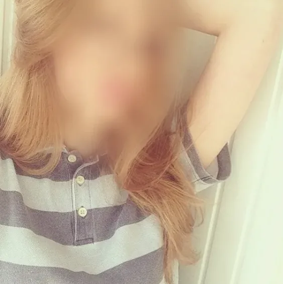 Kamilla, 27