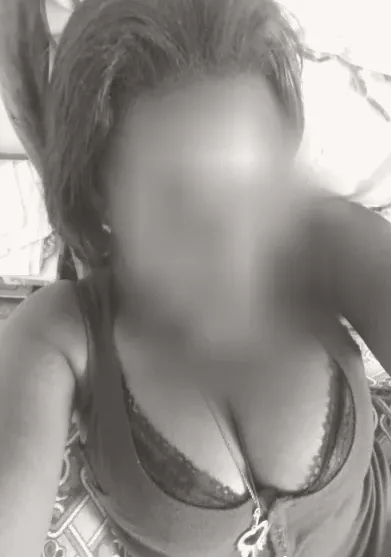 Kamilla, 35