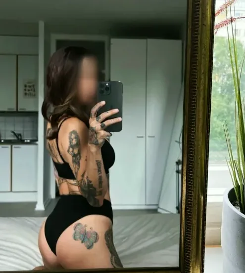Katja, 27