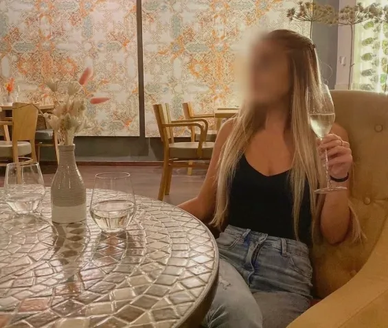 Katrine, 32