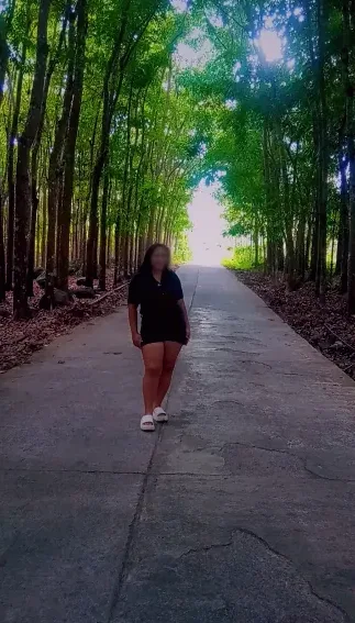 Marie, 23