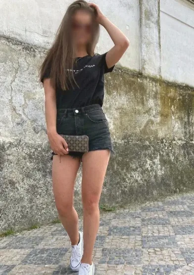 Mathilde, 33