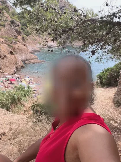 Olivia, 33