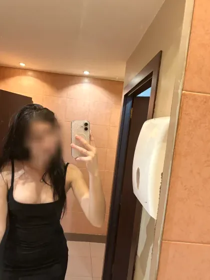 Simone, 18