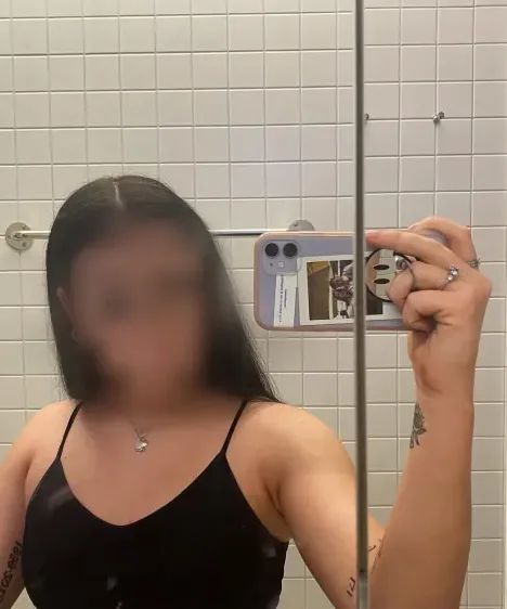 Sofie, 26